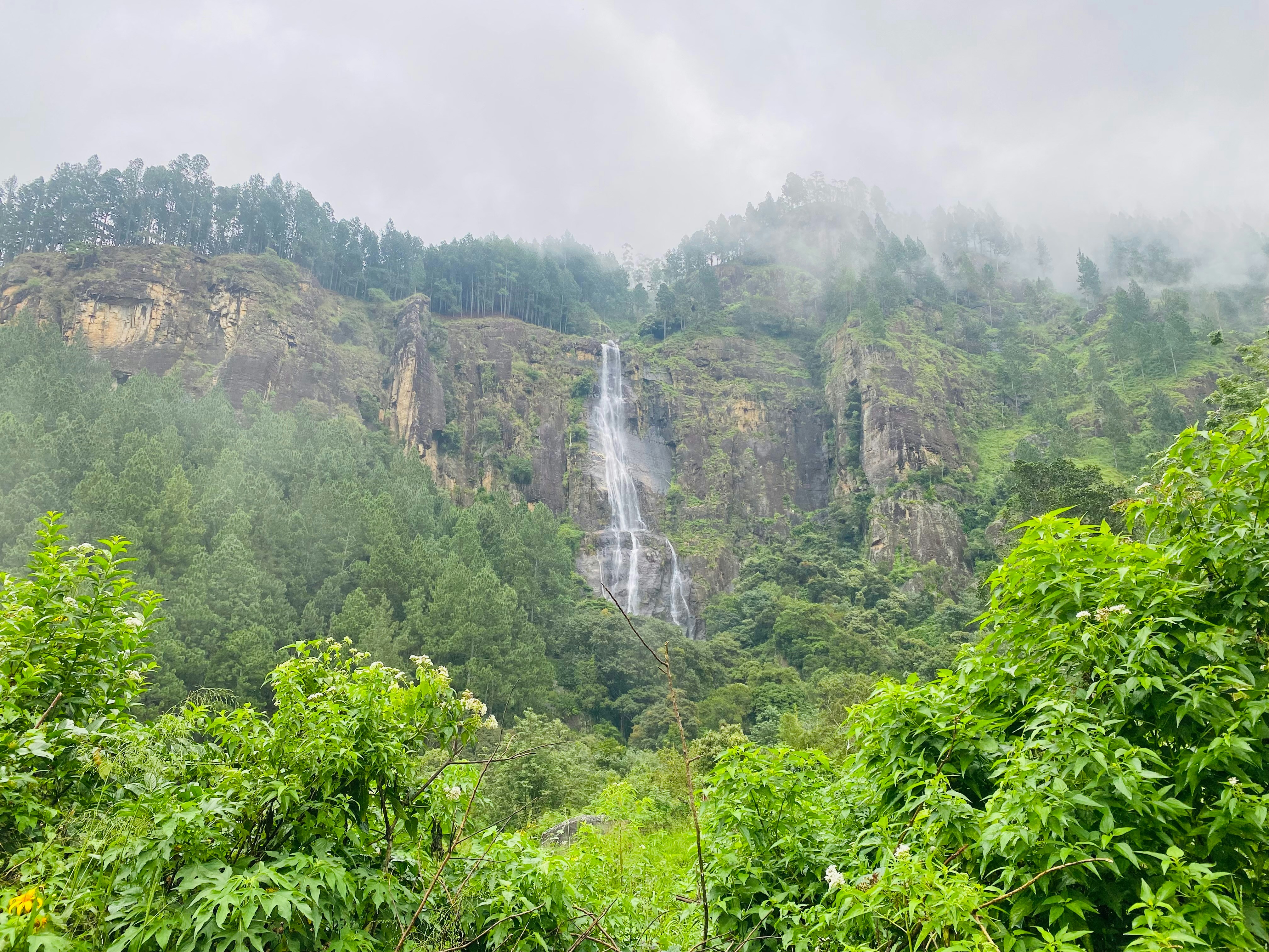 Bambarakanda waterfall